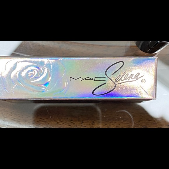 MAC lipstick - Picture 3 of 4